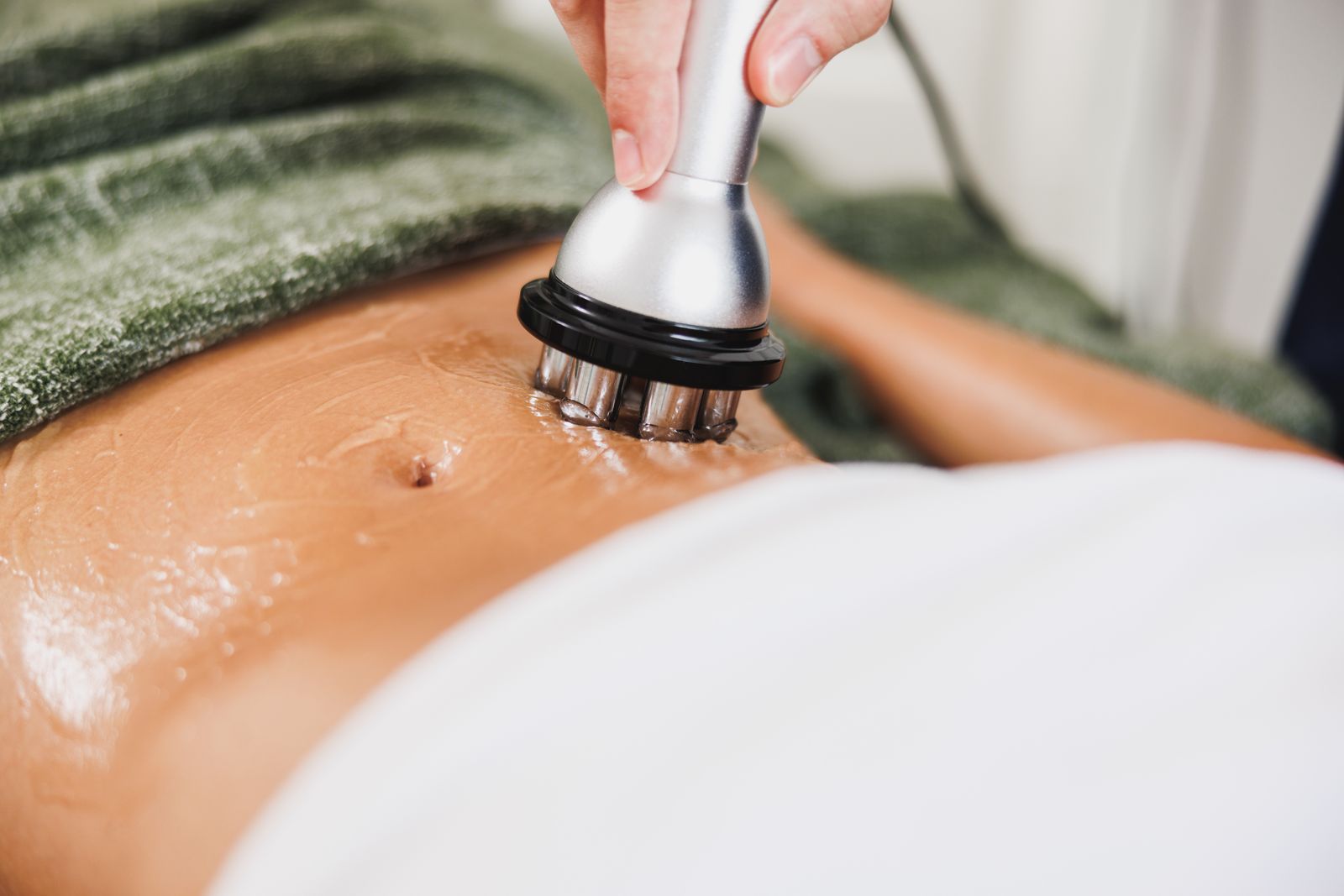 Cavitation treatment on the abdomen